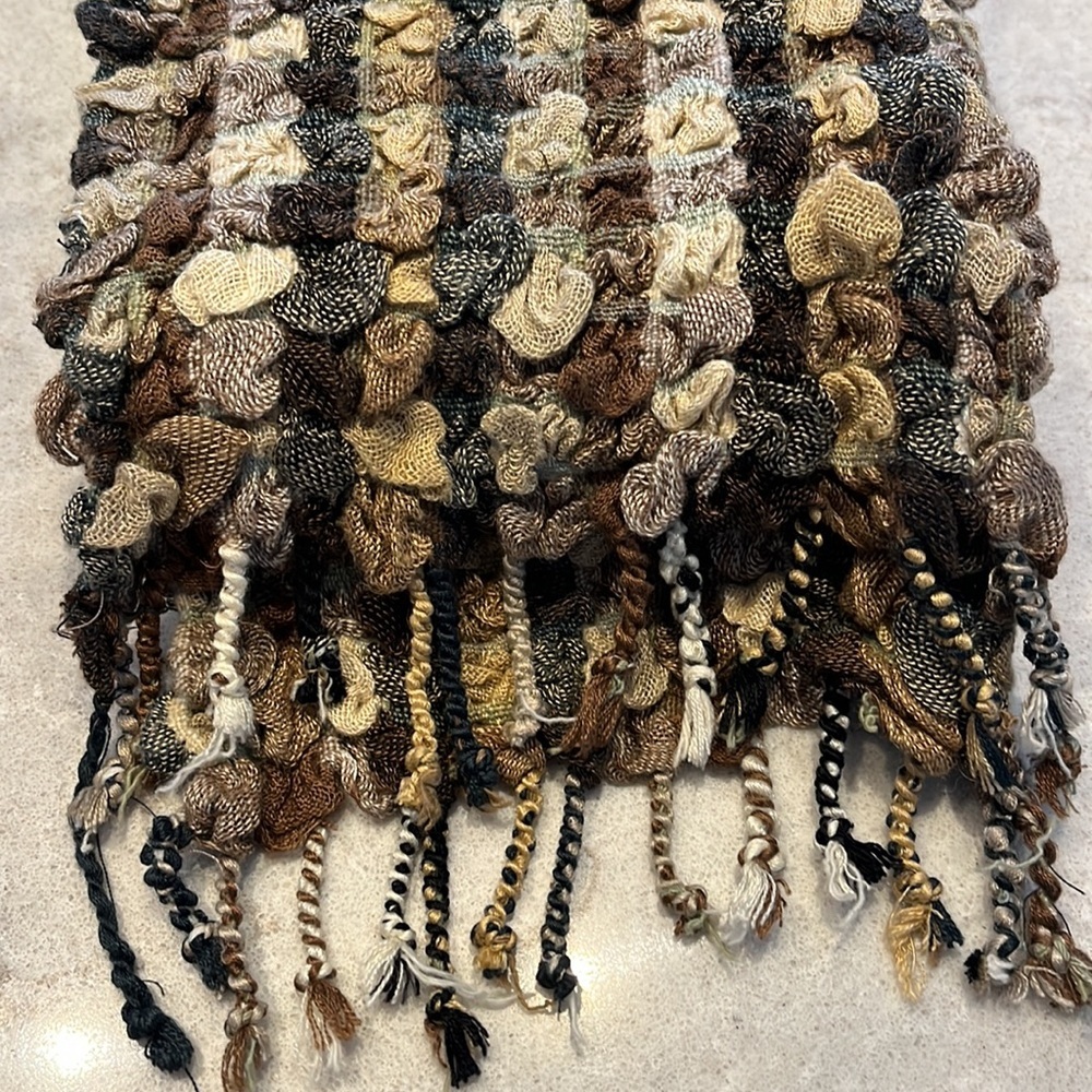 Women’s scarf, earth tones - Picture 3 of 3